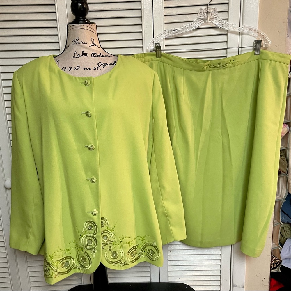 St. Anthony Evenings plus size skirt suit